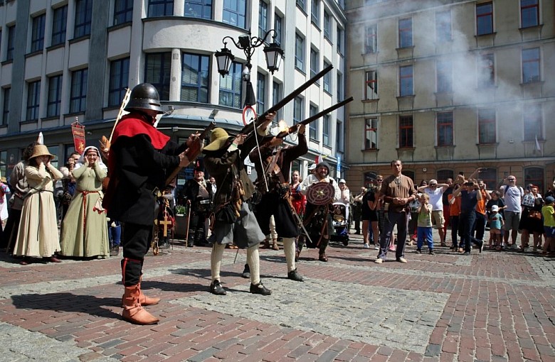 Bielsko-Biała. Wojownicy opanowali miasto