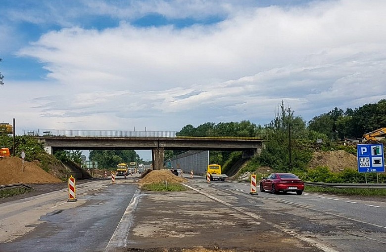 DK1 w Czechowicach-Dziedzicach: Trwa rozbiórka wiaduktu