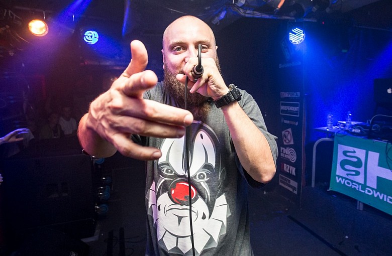 Zamach na klub Trzeciego Wymiaru