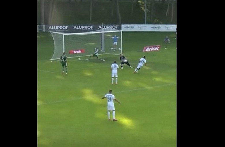 Gol w 45. minucie i lawina zakładów w Azji