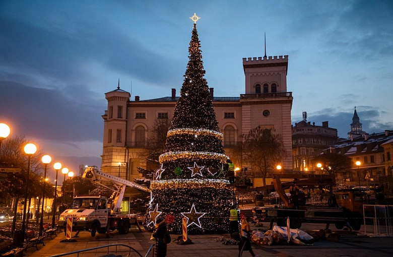 Bielsko-Biała stroi się na święta Bożego Narodzenia
