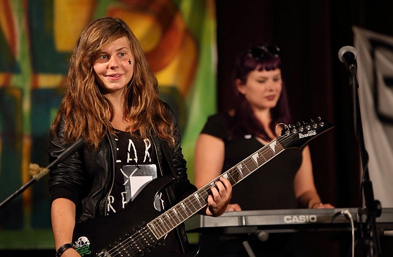 Dziewczyny do gitar
