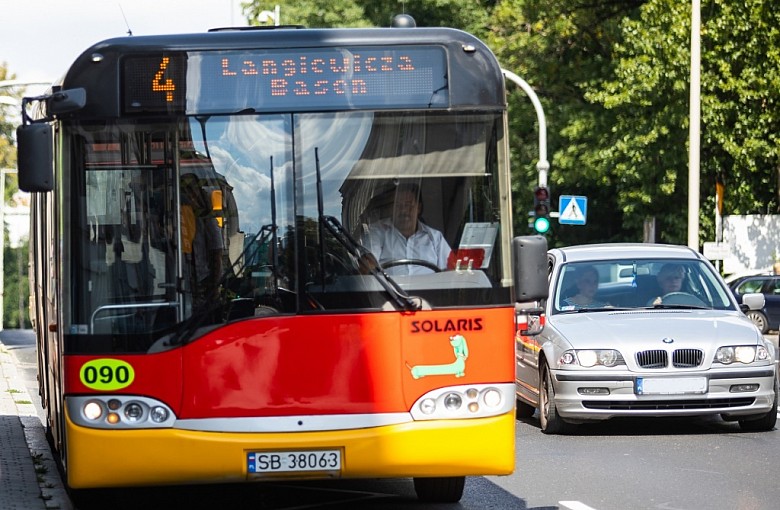 Prokuratura postawiła zarzuty 54-latkowi po ataku na Ukrainki w autobusie