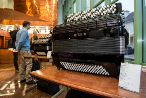 95c99104e06e20fa178ad56a4d45d6