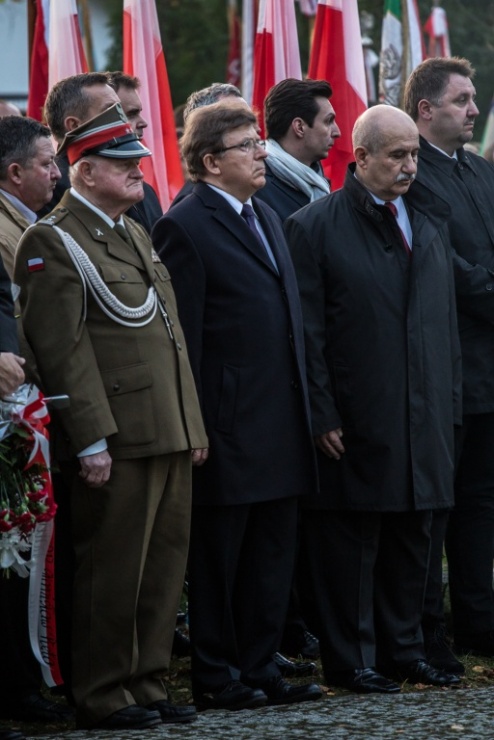 1b855ed78acbc26fa402ee3456c36f