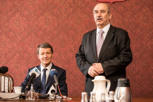 32aabb2b1fe04393f1e6cc2cc0d678