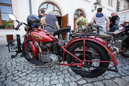 6f586eed7f5562b5680f936930614f