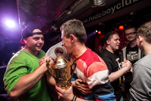 06dd18ab7dc6611afbdac008811158