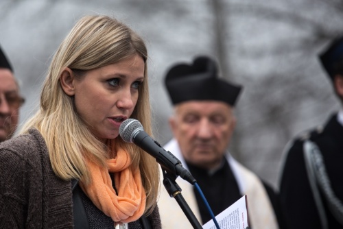 52b1f890c2a39548d3078bb58b44a3