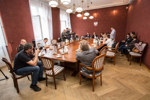 32aabb2b1fe04393f1e6cc2cc0d678