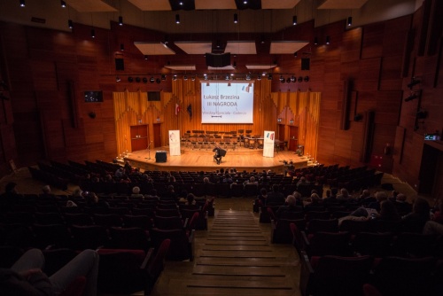 95c99104e06e20fa178ad56a4d45d6