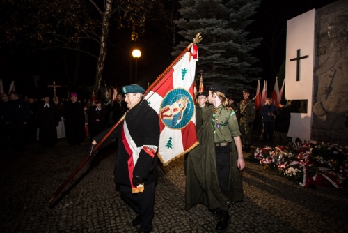 938ee8701199639573f913681a015a