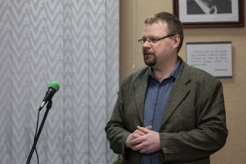 f49fa4aad3be16f169854f371f7919