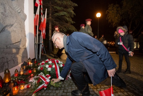 938ee8701199639573f913681a015a