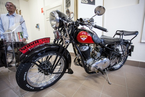 6f586eed7f5562b5680f936930614f