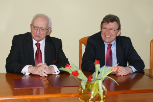 21857412f0f82dba3c778f318ff3b8