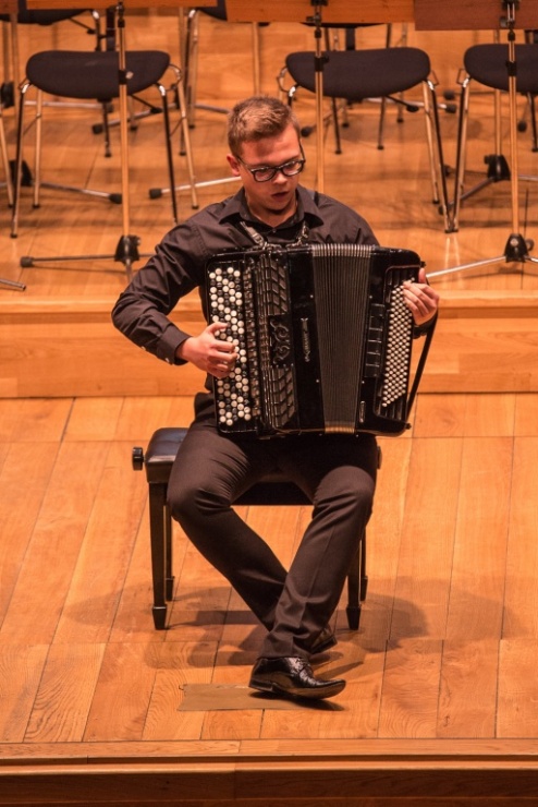 95c99104e06e20fa178ad56a4d45d6