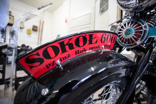 6f586eed7f5562b5680f936930614f