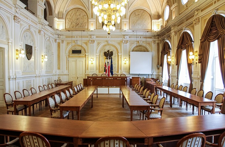 Sesja przed nami. Na stole 46 punktów, w tym gorący temat sprzedaży działek przy ul. Pileckiego