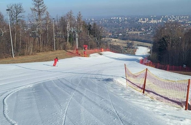 Stok na Dębowcu wciąż działa – sprawdź nowe karnety