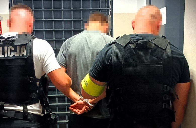 Ataki nastoletnich nożowników w Polsce to „challenge”? Policja sprawdza niepokojący trop