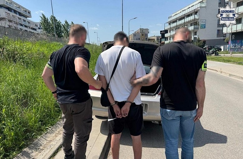 Oddał kartę i PIN, bo uwierzył fałszywemu „pracownikowi banku”