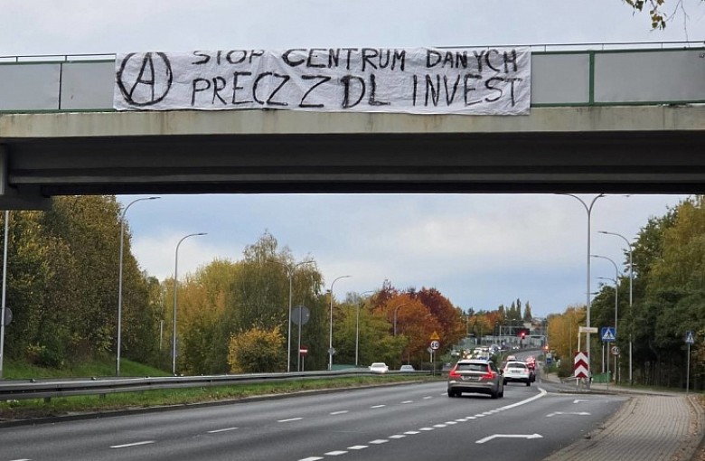 Protest przeciwko centrum danych w Bielsku-Białej. Baner zawisł nad aleją Generała Andersa