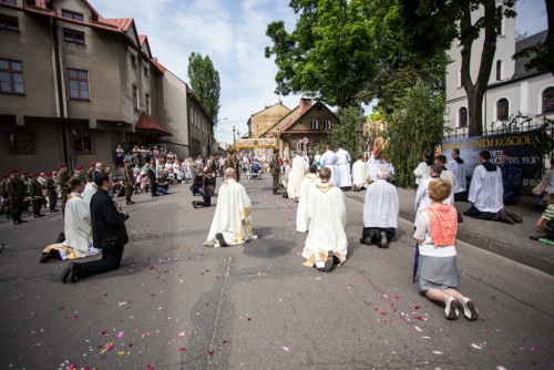 883c701c5eae92805c5c213855580c