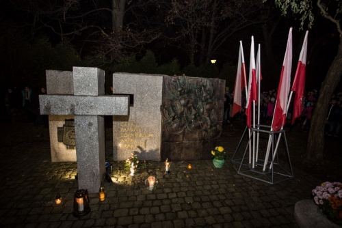 938ee8701199639573f913681a015a