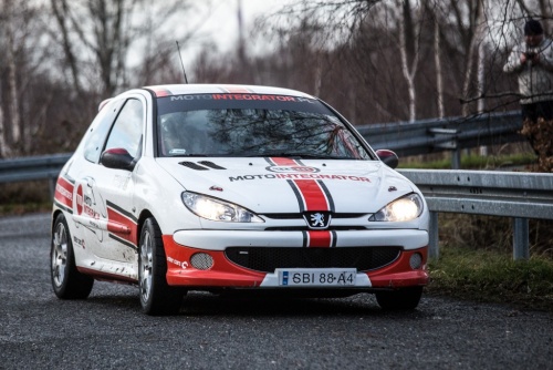 8fe9ce087f44f771eb182b3ee06d5a