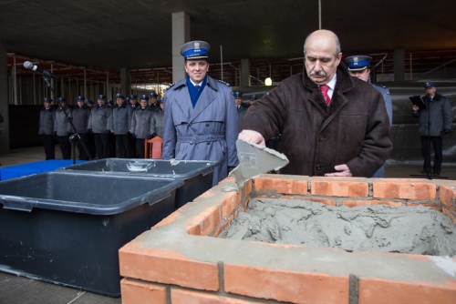 b27dc8244db729feee8d099abc8de1