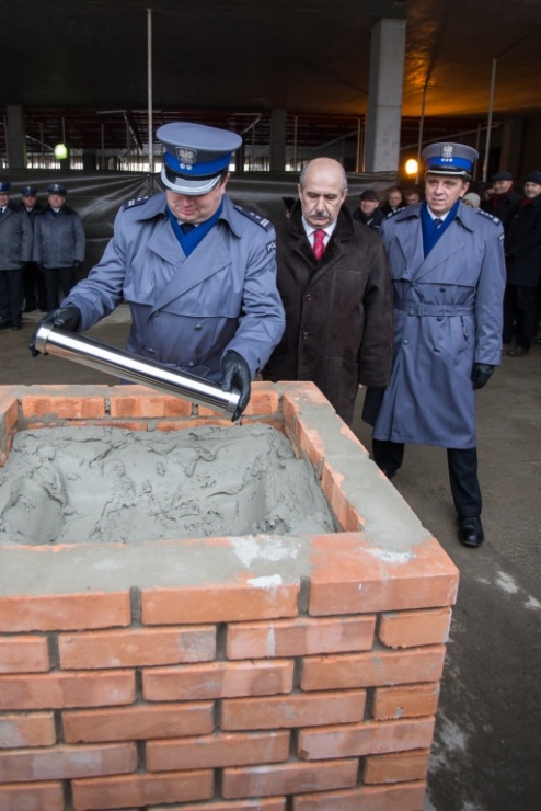 b27dc8244db729feee8d099abc8de1