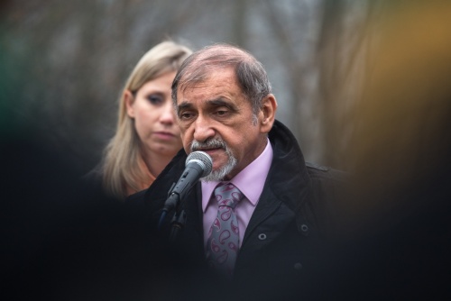 52b1f890c2a39548d3078bb58b44a3