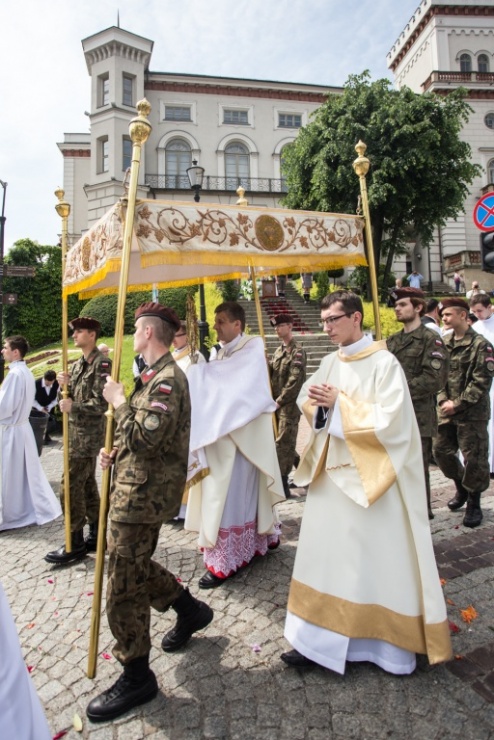 e63f261ae9729d4dc825e1398e37f7