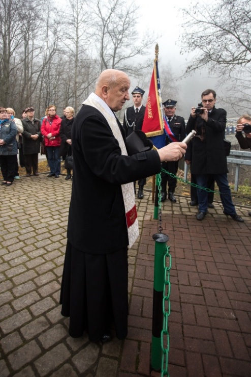 52b1f890c2a39548d3078bb58b44a3