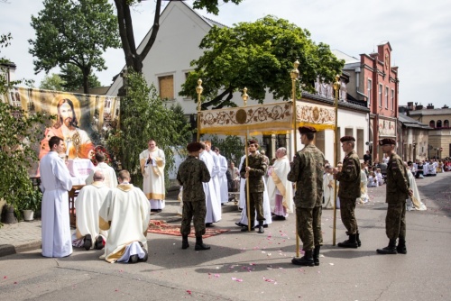 883c701c5eae92805c5c213855580c