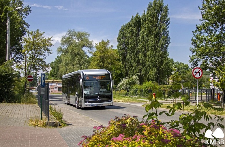 Bielsko-Biała. Elektryk po ulicach mknie