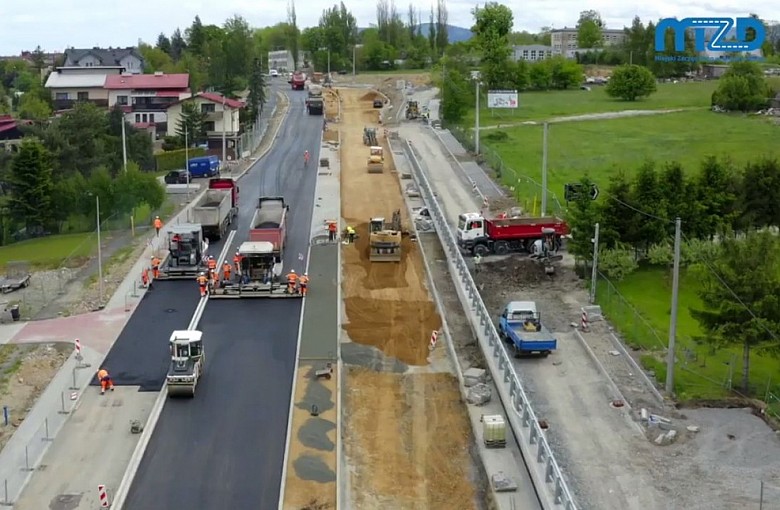 Bielsko-Biała. Asfaltowanie ulicy Cieszyńskiej