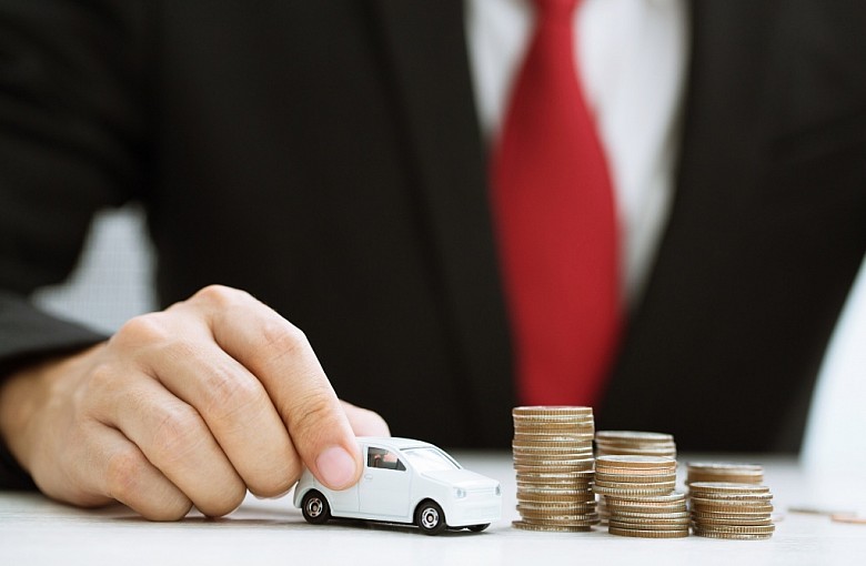Leasing czy gotówka – jak sfinansować samochód w firmie?