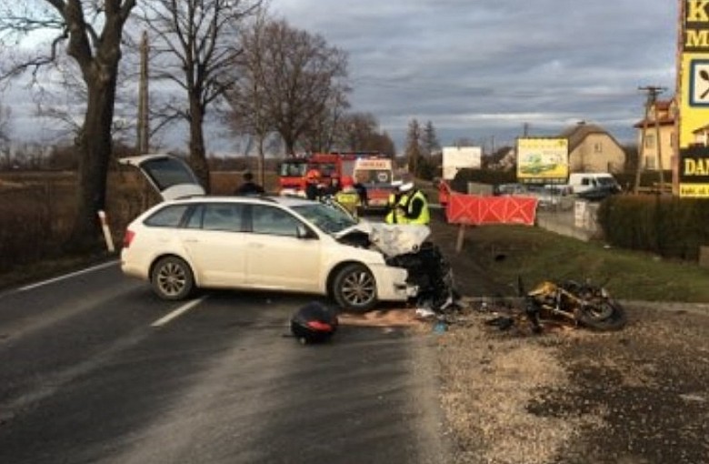 Zginął motocyklista - tragiczny wypadek w Łękach