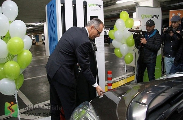 Stacja ładowania samochodów elektrycznych otwarta!