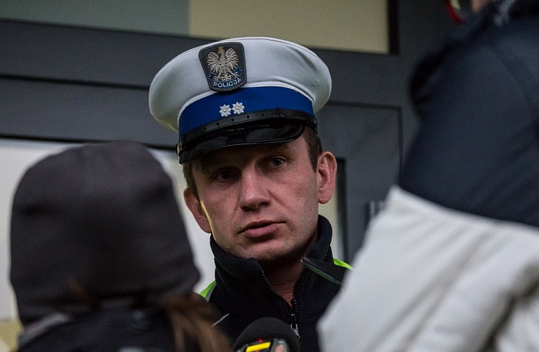 Policjanci wręczali odblaski