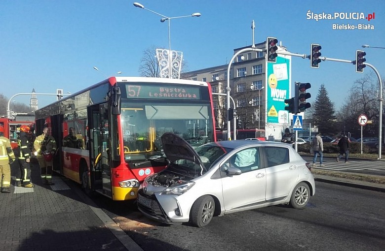 Wypadek z udziałem autobusu miejskiego