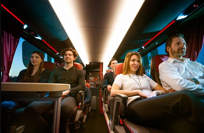 Wynajem busa jako forma bezpiecznego i komfortowego podróżowania
