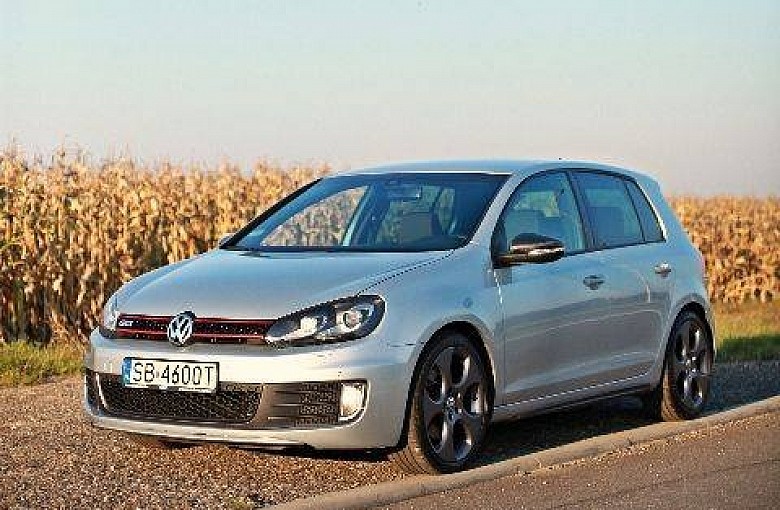 Skradziono samochód VW Golf GTI o numerach SB 4600T