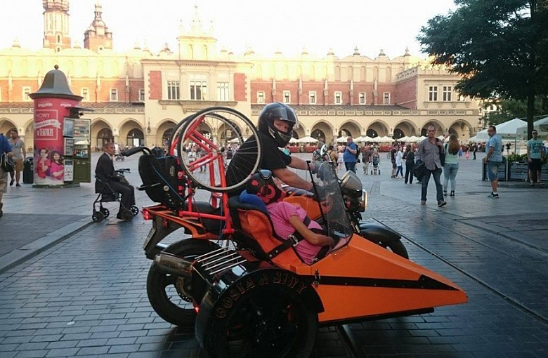 Z miłości do motocykli