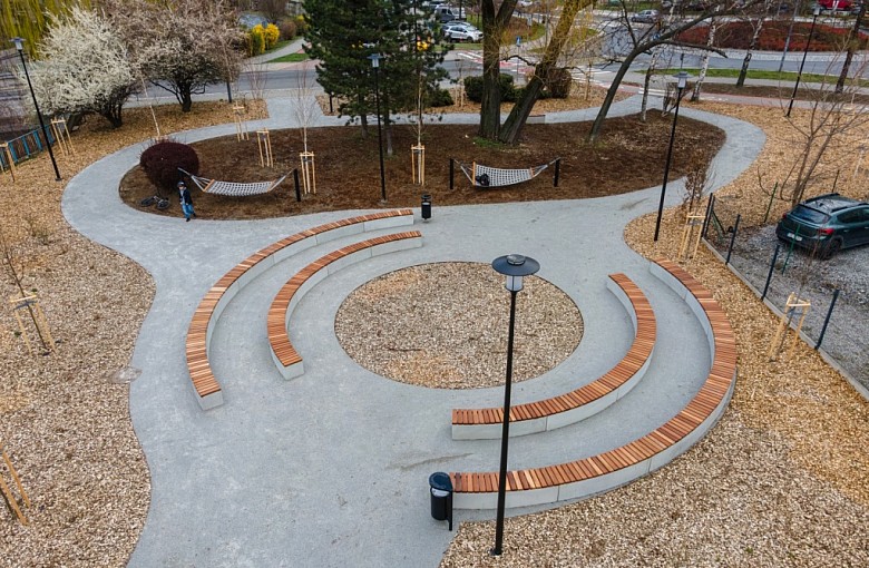 Nowy hit w Bielsku-Białej? Skwer z hamakami już otwarty!