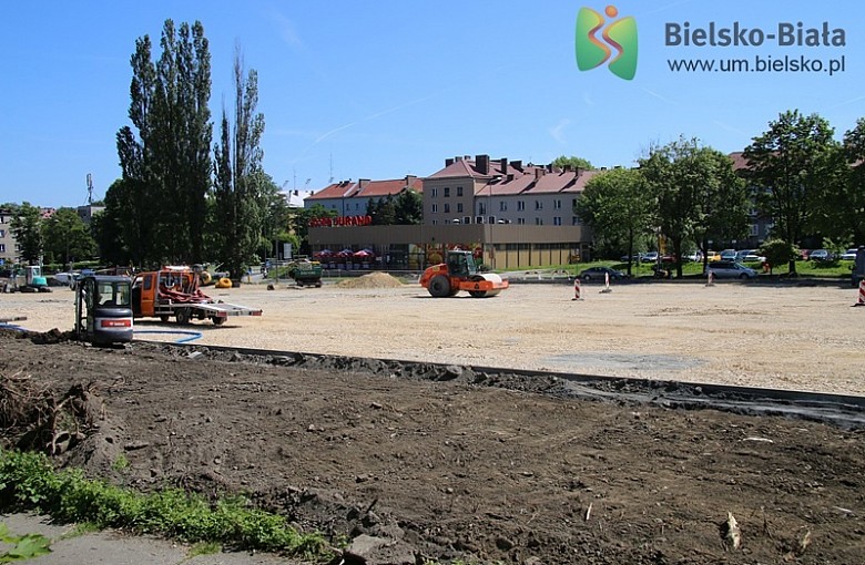 Trwają prace przy Broniewskiego