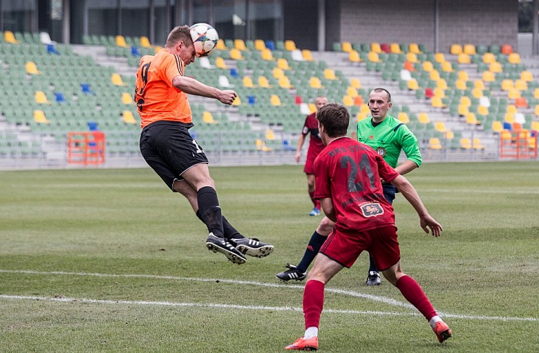 Stal wygrywa z Ruchem