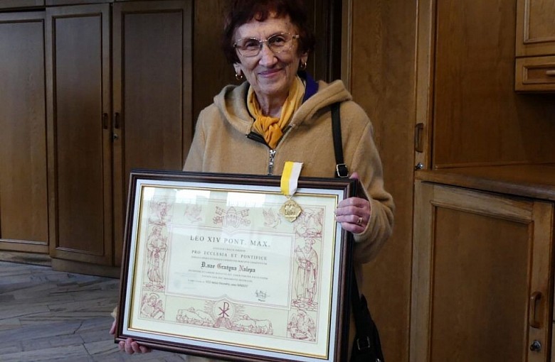 Grażyna Nalepa otrzymuje Papieskie wyróżnienie
